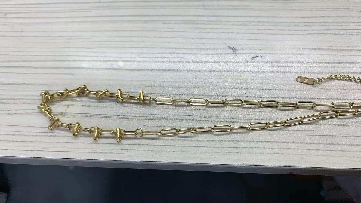 gold-bead-chain-necklace-detail-close-up-zaranss-mart