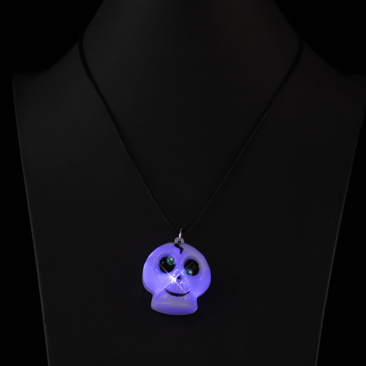 glow-in-the-dark-halloween-jewelry-worn-zaranss-mart