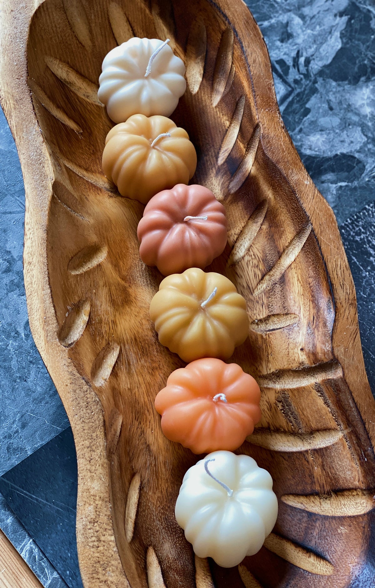 pumpkin-soy-candle-almond-color-zaranss-mart