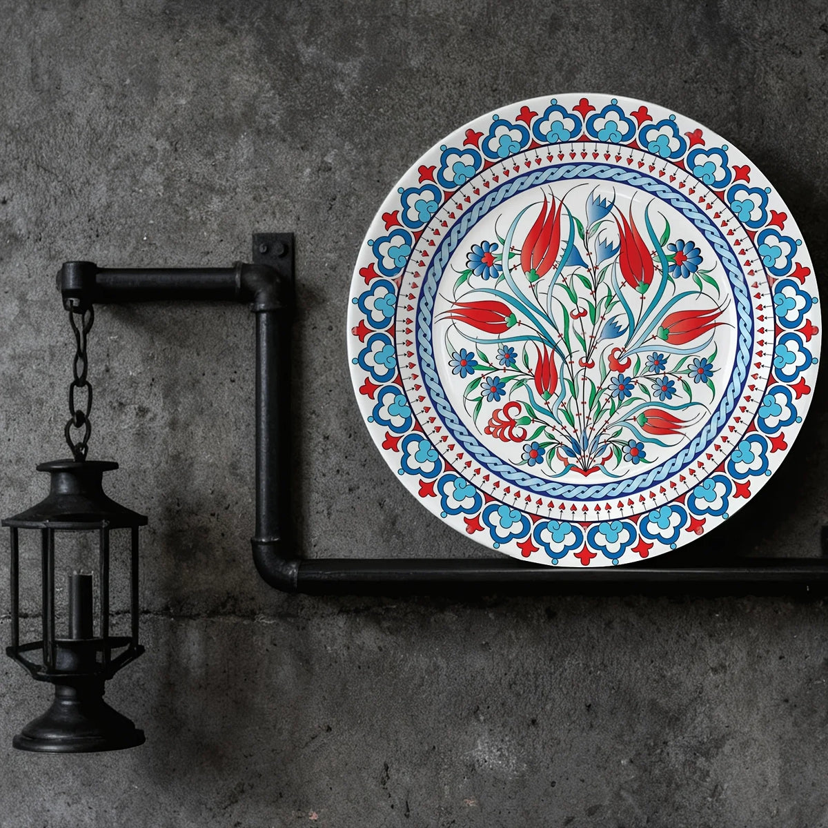 Single Decorative Plate with Turkish Floral Print, Exquisite Red and Blue Pattern, Non-Food Contact Ceramic Wall Art, Suitable